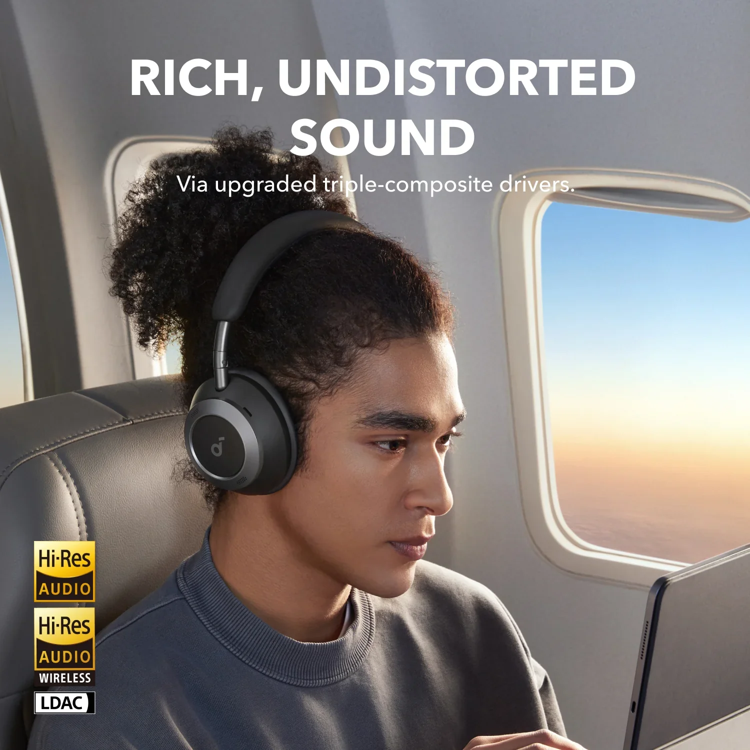 Space One Pro | Foldable Over-Ear Headphones - Image 4